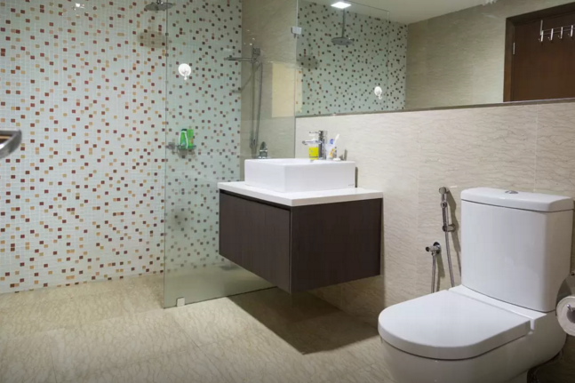 airbnbhost-Guan-bathroom
